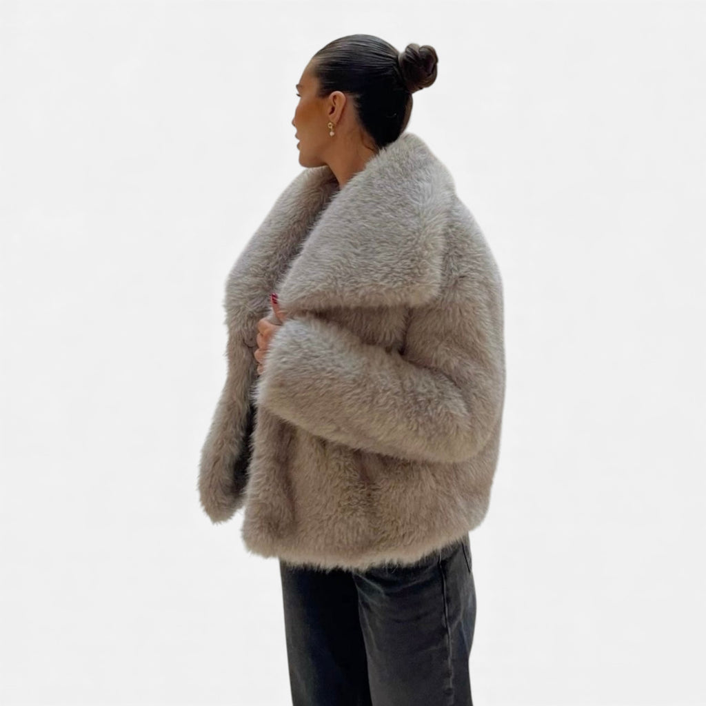 Ruby Lily | Women’s Plush Faux-Fur Coat